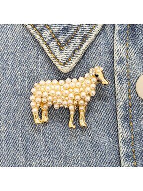 ⭐Gold-Tone Sheep Pin Brooch With Faux Pearl & Rhinestone Elegant Animal Jewelry⭐